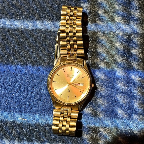 Lot of 2 Non-Working HIGH END Watches - Guess and Citizen - READ - Picture 6 of 9